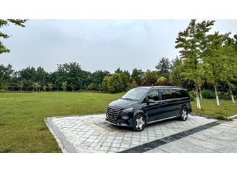 豪華感全面提升 試駕新款奔馳V300L長軸距豪華版 封面圖