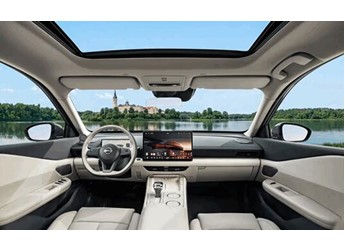 首搭華為座艙的燃油車！東風(fēng)日產(chǎn)天籟·鴻蒙座艙內(nèi)飾首發(fā)