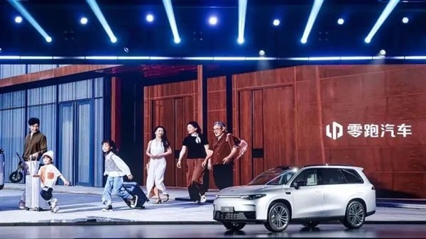 15.58萬起！零跑6座SUV開賣 網(wǎng)友：把增程價格打下來了