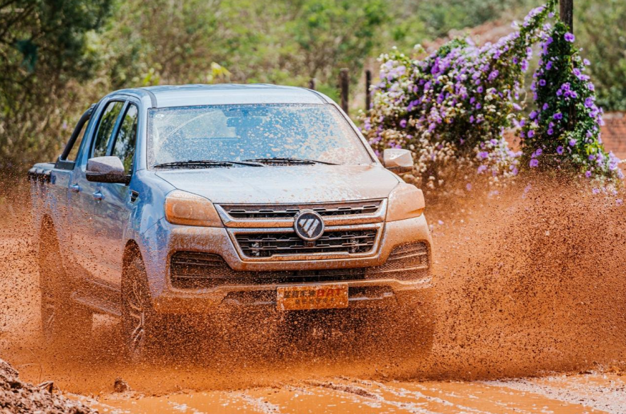 最強(qiáng)性價(jià)比還看福田征服者采埃孚8AT柴油皮卡