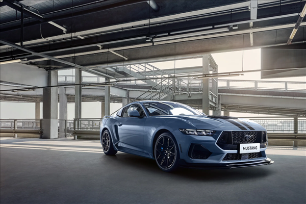 這臺(tái)40萬(wàn)的敞篷跑車 勸你跟我一起等二手