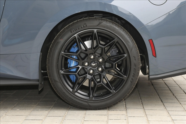 這臺(tái)40萬(wàn)的敞篷跑車 勸你跟我一起等二手