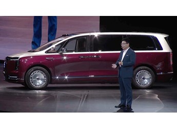鴻蒙智行殺入百萬級MPV市場！尊界V800/V680上市：頂配101.6萬元 封面圖