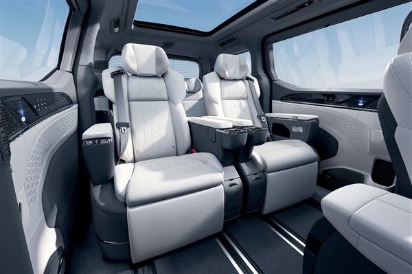 北京到香港連開(kāi)4天！全新極氪009超長(zhǎng)續(xù)航直播：一塊電池跑了803公里