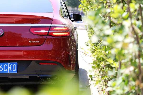 都市逍遙派 試駕奔馳GLE450 COUPE AMG