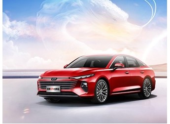 一汽奔騰B70龍騰版正式上市 售價11.59-12.59萬 封面圖