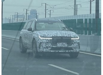 外觀大變樣!全新林肯航海家路試車曝光 采用全新設(shè)計(jì)語言