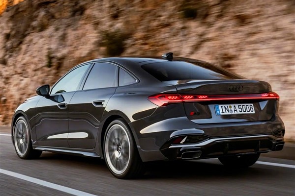 改名A5 新一代奧迪A4官圖提前泄密：內(nèi)飾大變看齊奔馳寶馬