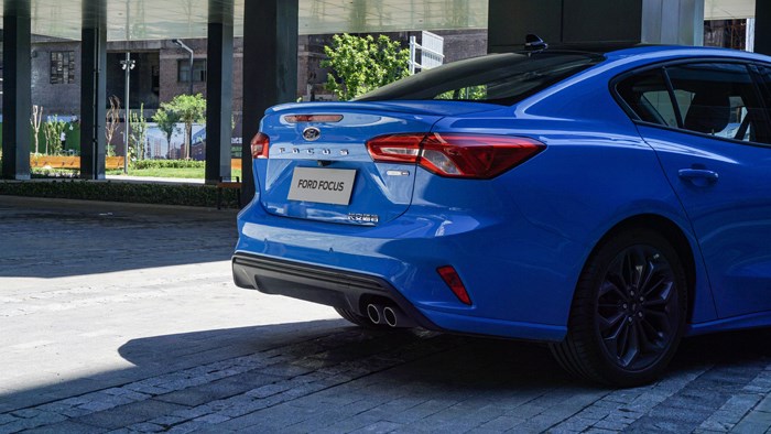 與風為伴 試駕2022福特三廂?？怂筍T-Line