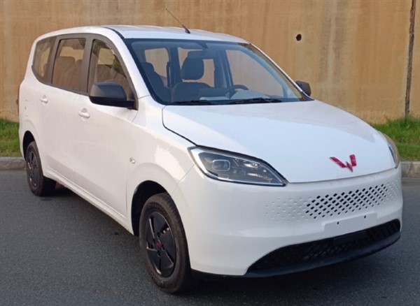 一代神車五菱宏光即將上新！外觀大變 新增純電版車型