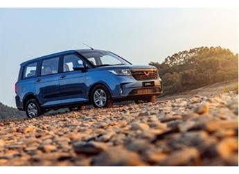 一代神車五菱宏光即將上新！外觀大變 新增純電版車型