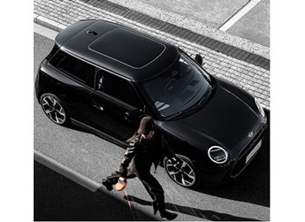 電動(dòng)MINI COOPER子夜黑版上市 售價(jià)20.58萬元