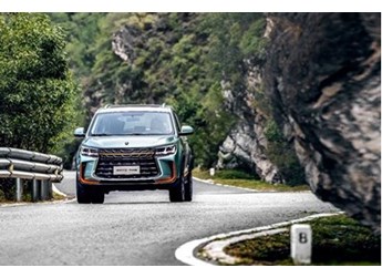 一車頂三車，風(fēng)行T5馬赫版告訴你什么叫“能裝” 封面圖