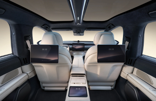 預(yù)售80萬(wàn)！蔚來旗艦行政轎車ET9內(nèi)飾首曝：搭載貫穿屏幕 橢圓方向盤