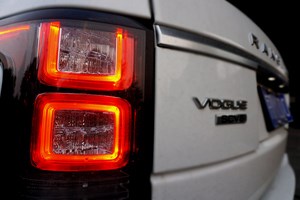 行政級(jí)游艇 路虎攬勝3.0V6 SC Vogue加長(zhǎng)版