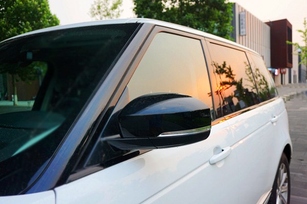 行政級(jí)游艇 路虎攬勝3.0V6 SC Vogue加長(zhǎng)版