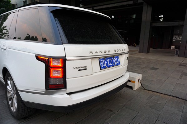 行政級(jí)游艇 路虎攬勝3.0V6 SC Vogue加長(zhǎng)版