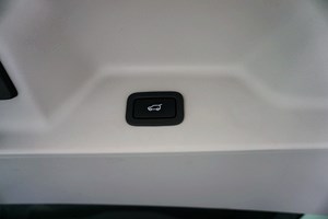 行政級(jí)游艇 路虎攬勝3.0V6 SC Vogue加長(zhǎng)版