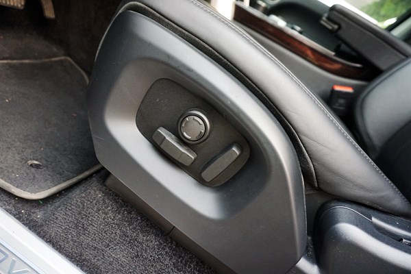 行政級(jí)游艇 路虎攬勝3.0V6 SC Vogue加長(zhǎng)版