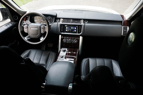 行政級(jí)游艇 路虎攬勝3.0V6 SC Vogue加長(zhǎng)版