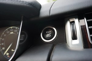 行政級(jí)游艇 路虎攬勝3.0V6 SC Vogue加長(zhǎng)版