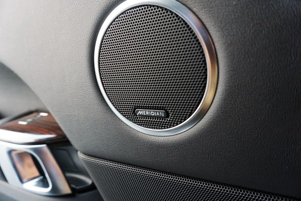 行政級(jí)游艇 路虎攬勝3.0V6 SC Vogue加長(zhǎng)版