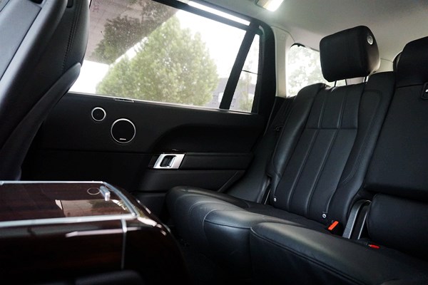 行政級(jí)游艇 路虎攬勝3.0V6 SC Vogue加長(zhǎng)版