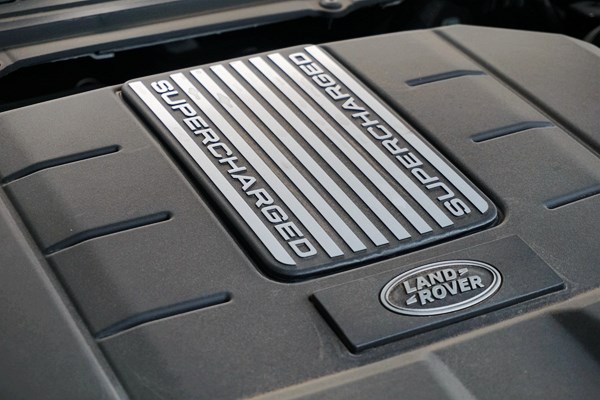 行政級(jí)游艇 路虎攬勝3.0V6 SC Vogue加長(zhǎng)版