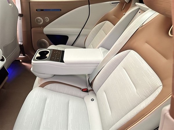 比理想L6更大更智能！阿維塔新車07有望9月上市