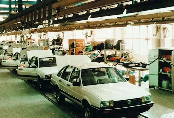 曾經(jīng)22年蟬聯(lián)銷(xiāo)冠！“國(guó)民神車(chē)”桑塔納即將退出歷史舞臺(tái)