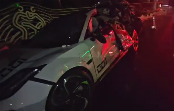 極氪001高速撞貨車直接報廢 車主幸運生還：直言“極氪真行”