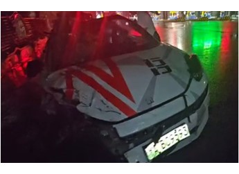 極氪001高速撞貨車直接報廢 車主幸運生還：直言“極氪真行” 封面圖