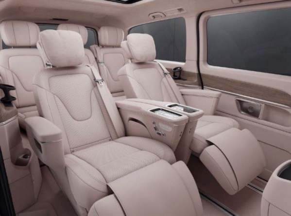 2022款奔馳V級(jí)正式上市 車(chē)頭可選兩種風(fēng)格 47.88萬(wàn)起