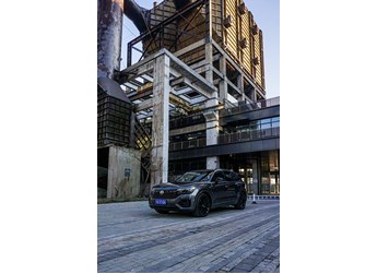 從容馭巔峰 途銳2022款 3.0TSI 銳尊版評測