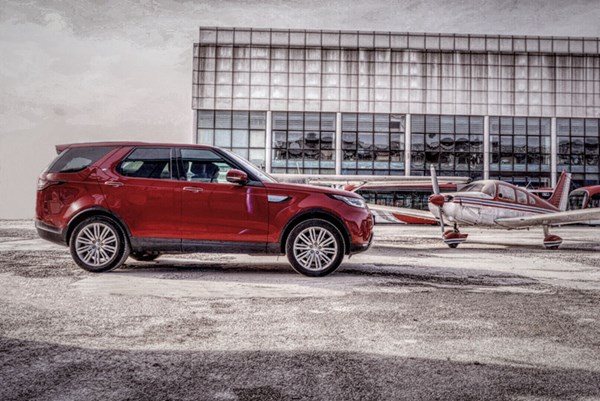  依舊硬漢形象 試駕路虎發(fā)現5