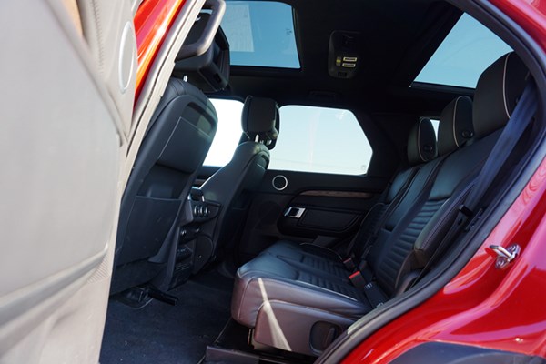  依舊硬漢形象 試駕路虎發(fā)現5