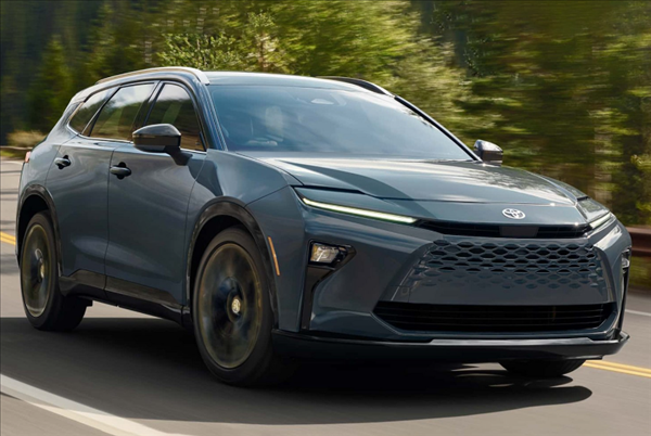 理想L7同級！皇冠Signia將于10月國內上市：搭載2.5L插混動力