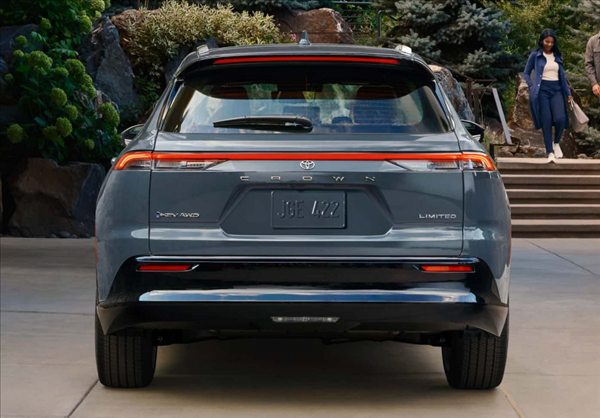 理想L7同級！皇冠Signia將于10月國內上市：搭載2.5L插混動力