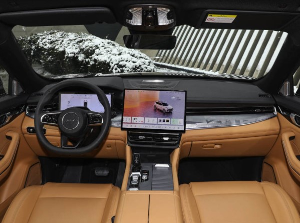 31.8萬(wàn)元起！新款領(lǐng)克09 EM-P開(kāi)啟預(yù)售 外觀設(shè)計(jì)微調(diào)