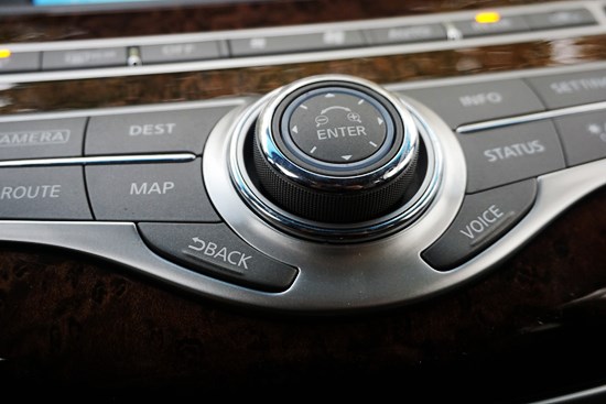 日系豪華7座SUV 試駕英菲尼迪QX60混動(dòng)