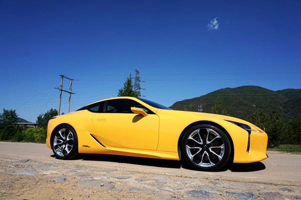 東方跑車之藝術(shù)品 試駕雷克薩斯LC500h