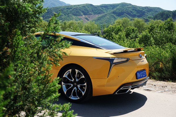 東方跑車之藝術(shù)品 試駕雷克薩斯LC500h