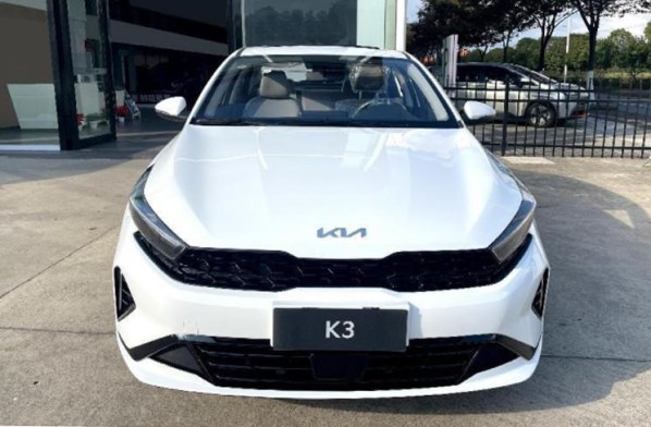 新款起亞K3內飾曝光！配置大提升 但取消了實體按鍵