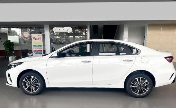 新款起亞K3內飾曝光！配置大提升 但取消了實體按鍵