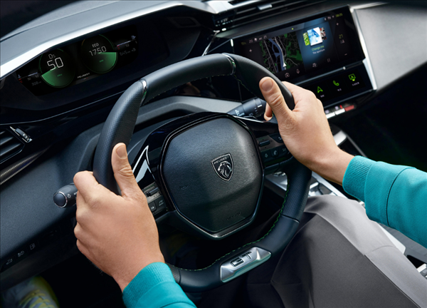 號稱“年輕人第一臺獵裝車” 新款東風(fēng)標(biāo)致408X發(fā)布：百年大師底盤調(diào)校