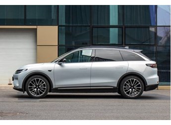 零跑汽車輔助駕駛追尾 前車被頂出幾十米？官方回應(yīng)了 封面圖