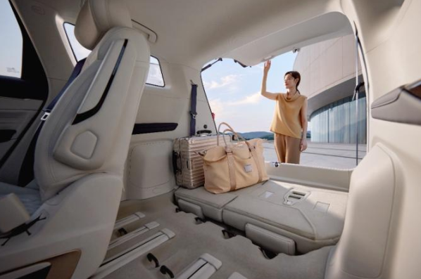 五菱凱捷混動鉑金版配置曝光 “4 X”大四座設(shè)計 12月上市