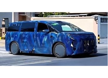 騰勢D9L車身多長？諜照曝光，超5.4米，純電續(xù)航300km以上