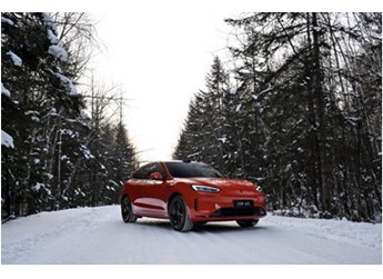 年底買車不糾結(jié)！25萬(wàn)級(jí)高智價(jià)比SUV就選問(wèn)界新M5 封面圖