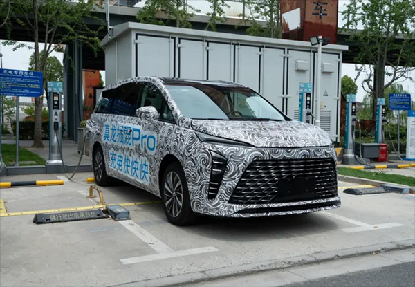 別克全新GL8陸尊諜照曝光：同級唯一5C超充 10%-65%僅需15分鐘